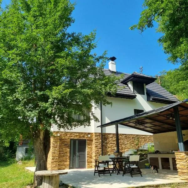 Villa Anja，位于皮罗特的酒店