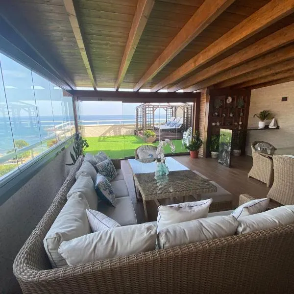 ATICO LUXURY Marina D'or，位于奥罗佩萨德尔马的酒店