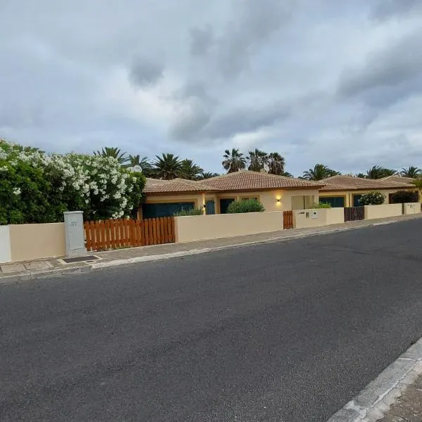Pé n' Areia Beach House Porto Santo，位于圣港的酒店
