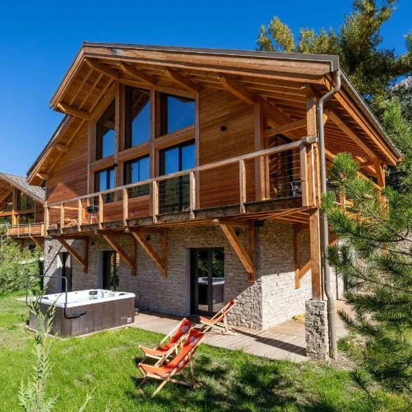 Chalet For Friends Luxe et Spa，位于布里昂松的酒店