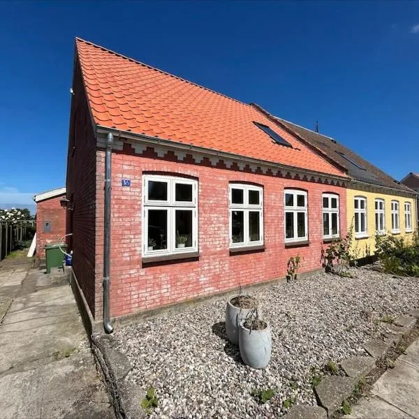 Hyggeligt byhus i Marstal，位于马斯塔尔的酒店