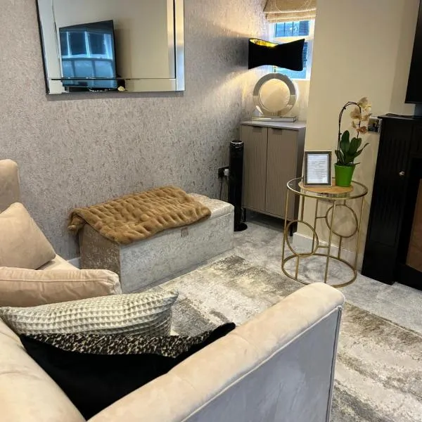 Oasis Boutique New Luxury Apartment ,Central Location，位于鲍内斯温德米尔的酒店