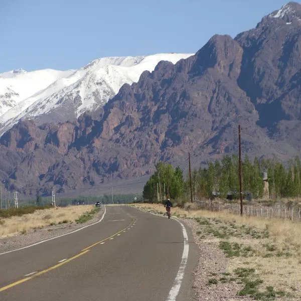 El portal de san alberto ruta 149 km 10，位于乌斯帕亚塔的酒店