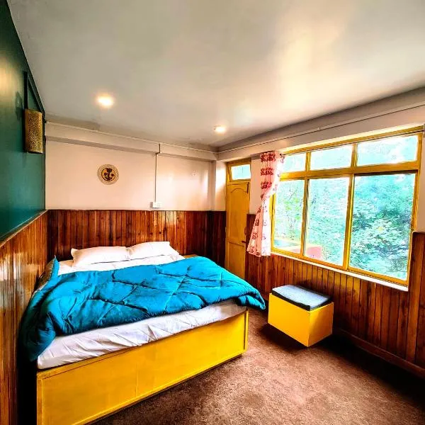 Hidden Monkey Stays Darjeeling, Batasia，位于大吉岭的酒店