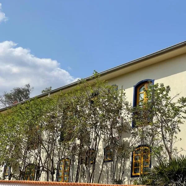 Pousada Vale do Queijo Serro，位于Sêrro的酒店