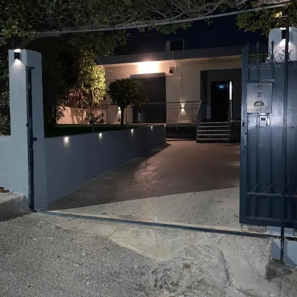 Billy & Andrianna Villa Lagonisi，位于卡利维亚索里库的酒店