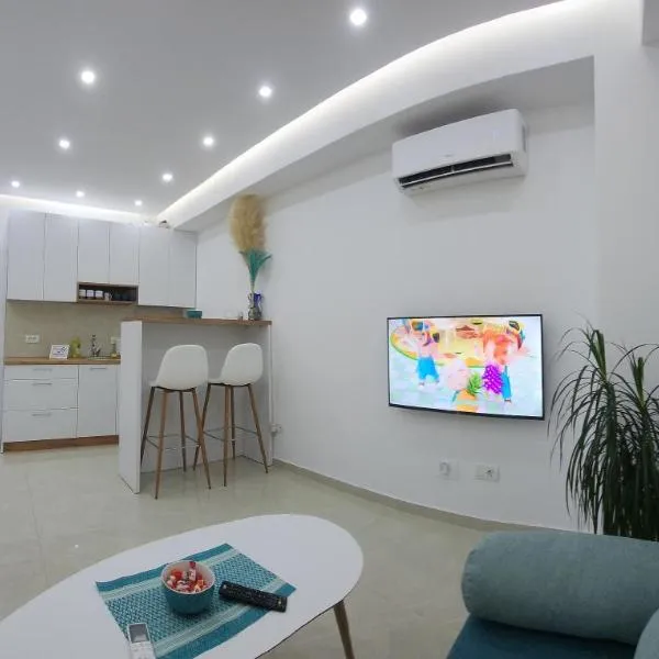 A2 Apartment，位于戈斯蒂瓦尔的酒店