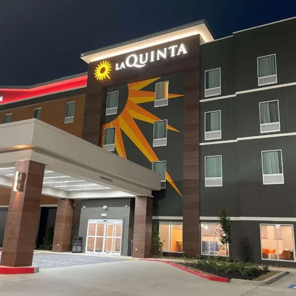 La Quinta Inn & Suites by Wyndham Sulphur Lake Charles，位于文顿的酒店