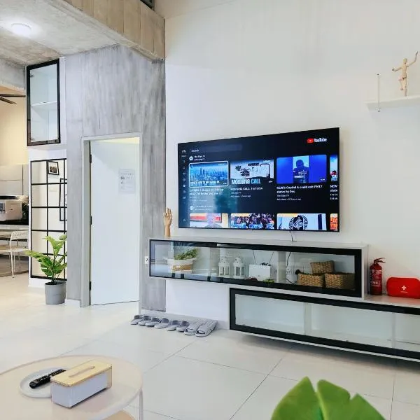 Penang槟岛Special 1,5 Storey Semi-D In Georgetown 70 inch Smart TV，位于乔治市的酒店