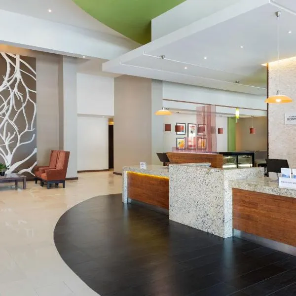 Courtyard by Marriott Ciudad del Carmen Campeche，位于卡门城的酒店