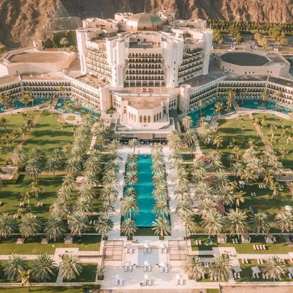 Al Bustan Palace, a Ritz-Carlton Hotel，位于马斯喀特的酒店