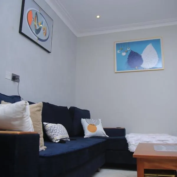Tinaz Staycation, Kampala，位于Kira的酒店