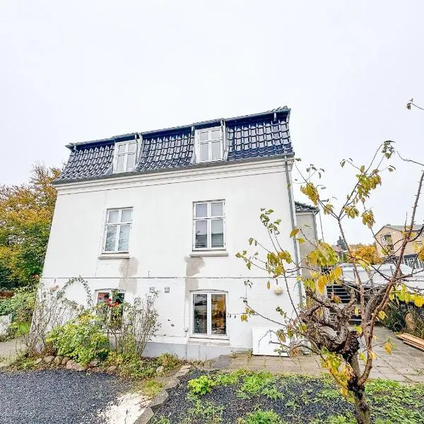 Spacious and modern house close to Århus Center，位于奥胡斯的酒店