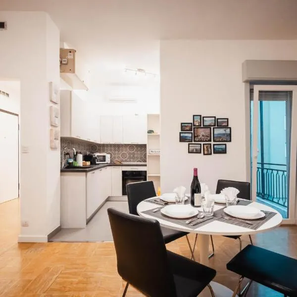 SweetHome Ampio bilocale in centro con parcheggio gratuito coperto vicino a stazione Como-Milano，位于埃尔巴的酒店