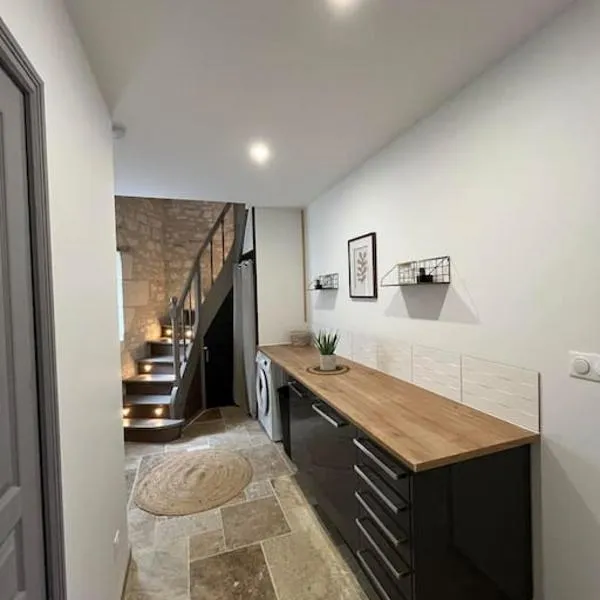 Charmante maison de bourg cosy accès wifi，位于Sepmes的酒店