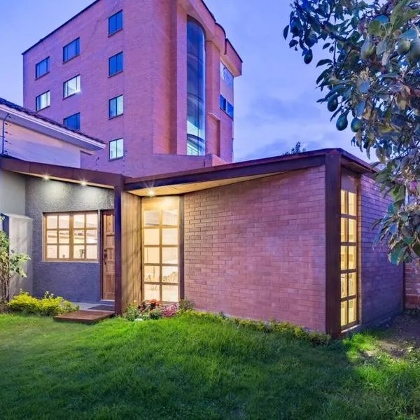 avocado tree garden at the heart of the city!，位于昆卡的酒店