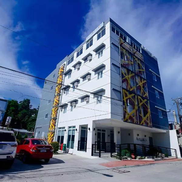 Belltower CSheLi Suites Bantay - Vigan，位于Cabanglotan的酒店