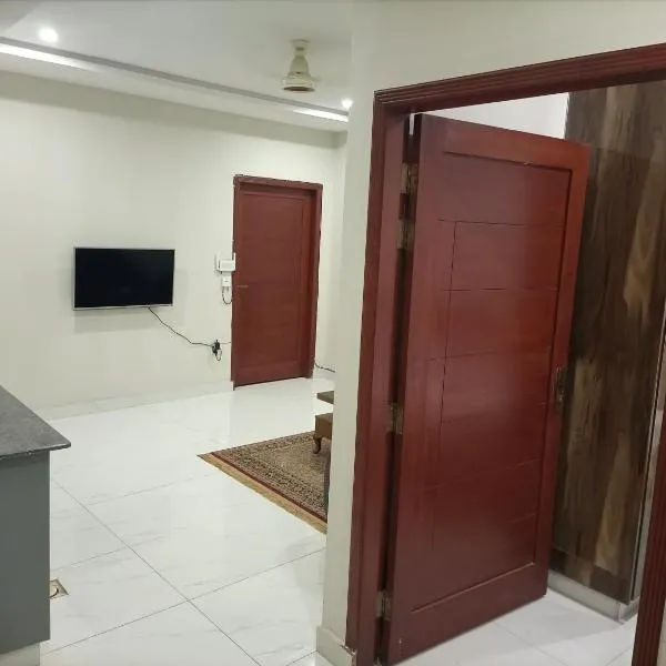 IZee view appartment Bahria Town，位于拉瓦尔品第的酒店