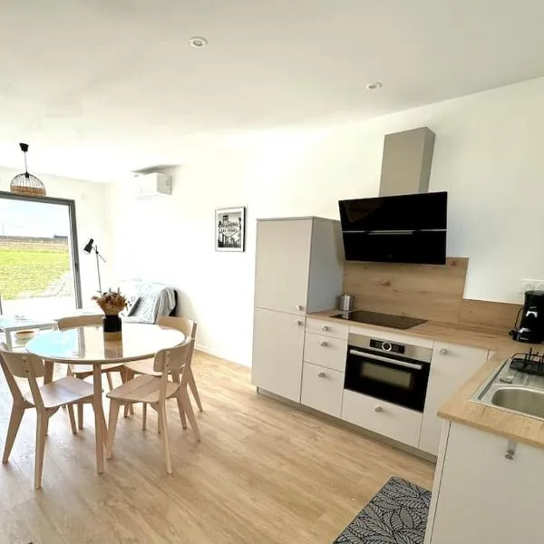 Les Gites des jardins d'Oscar l'Appartement，位于La Faye的酒店