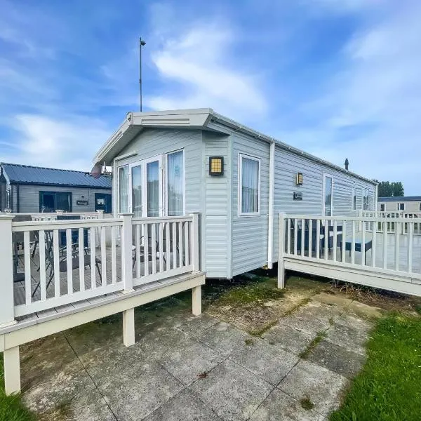 Stunning Dog Friendly Caravan At Manor Park, Hunstanton In Norfolk Ref 23188K，位于海滨韦尔斯港的酒店