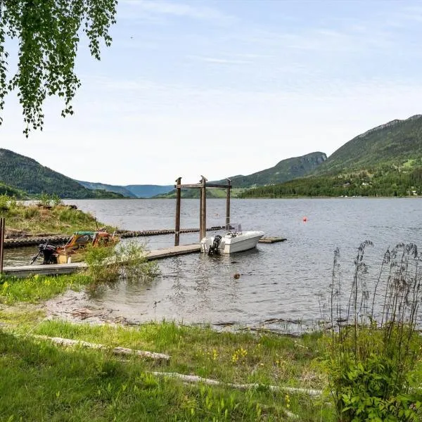 Hytte med fin natur，位于Mork的酒店