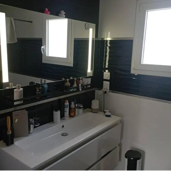 Maison de famille proche de la mer，位于Lannilis的酒店