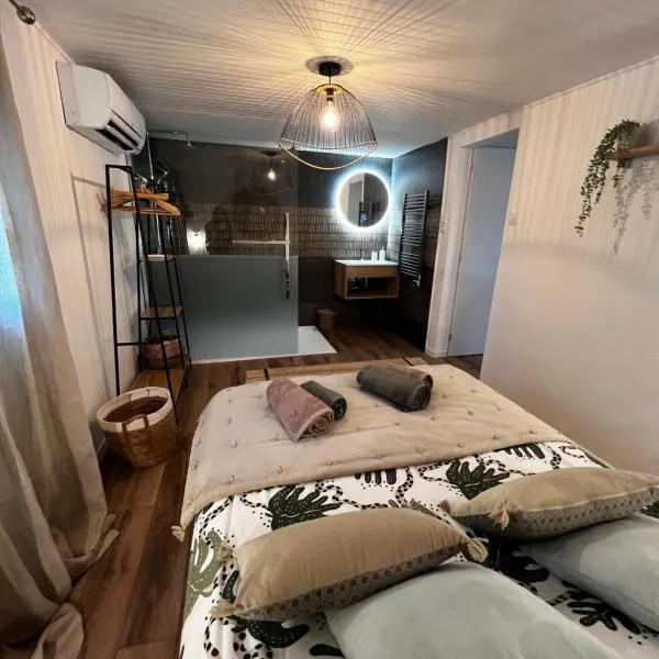 Cocon cosy appart romantique, jacuzzi piscine，位于Puget的酒店