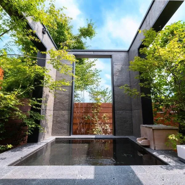 Yufuin Glamping COMOREBI，位于由布市的酒店