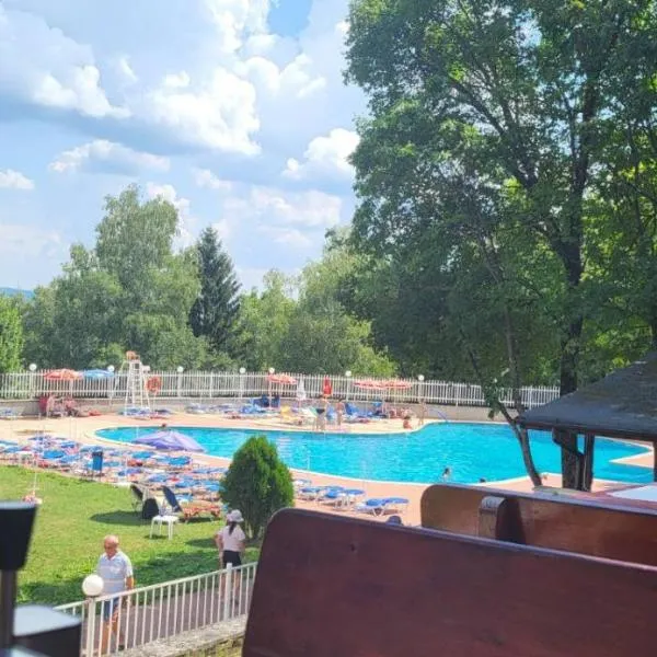 Hotel Genesis，位于Vratsa的酒店