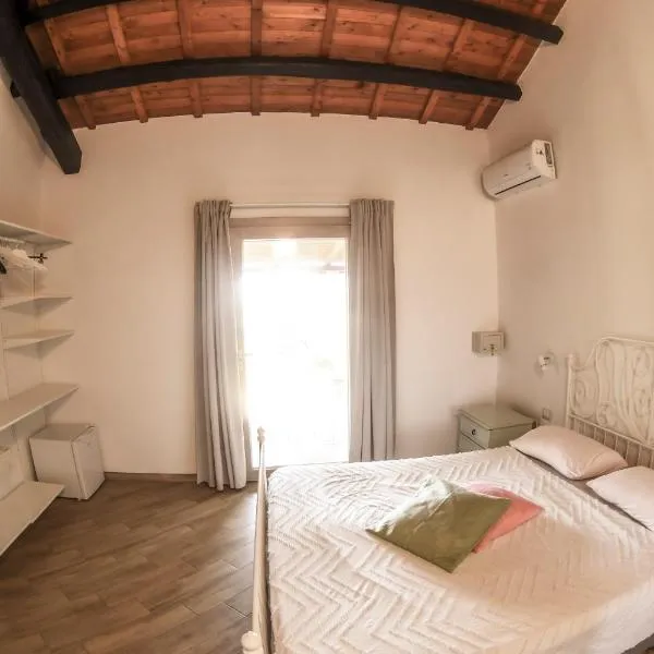 Domu Virginia，位于卡斯蒂亚达斯的酒店