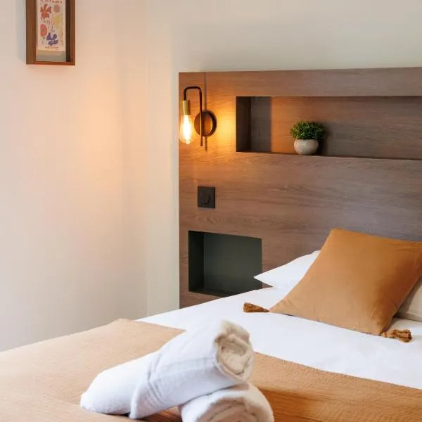 Appart'hôtel Le Corot - Accès Autonome - Saint-Junien Centre，位于圣瑞尼安的酒店