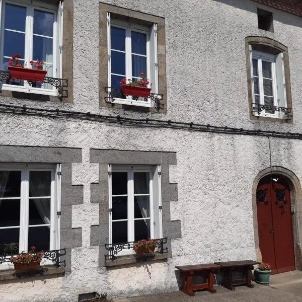 Number 22 - Le Dorat - Apartment One with garden & free parking，位于Le Dorat的酒店