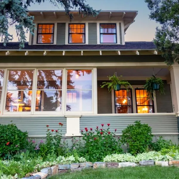 The Historic Benham-Johnston Bungalow，位于谢里登的酒店