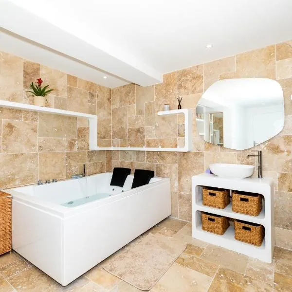 Casa Terracotta，位于阿洛的酒店