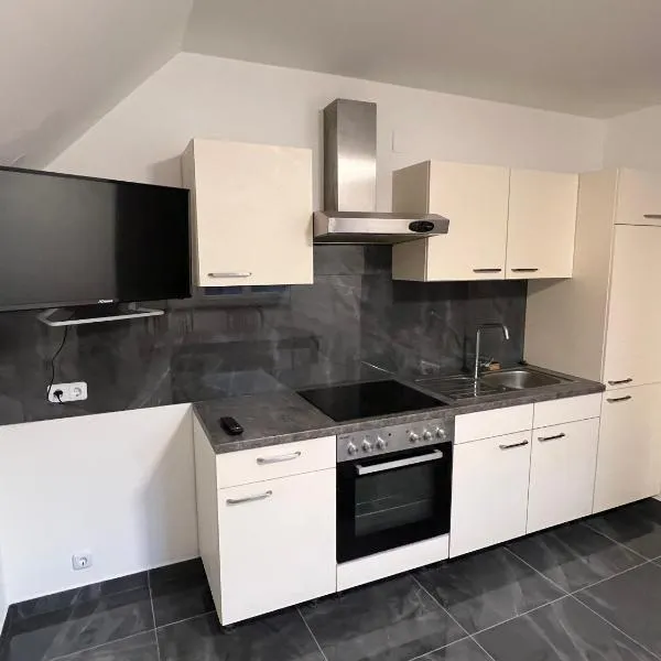 Apartment Krasniqi，位于Hönigsberg的酒店
