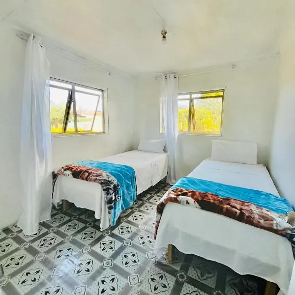 Tonga Airport Cottage - Private Twin Room with Shared bathroom - Budget Accommodation，位于Fua‘amotu的酒店