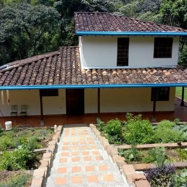 Ecohotel Otrolado Lodge，位于Los Andes的酒店