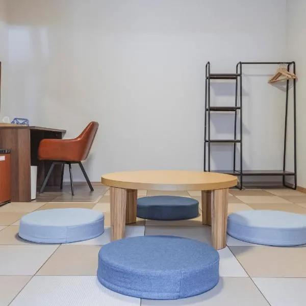 Guesthouse TOMARITOMARO，位于Shikinejima的酒店