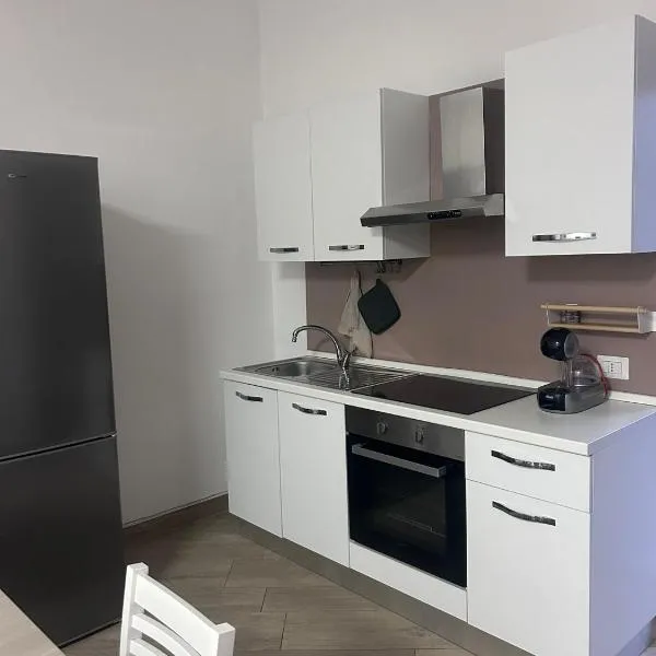 Azzurra House treno Milano，位于Santo Stefano Ticino的酒店
