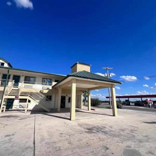 OYO Hotel Pearsall I-35 East，位于Pearsall的酒店