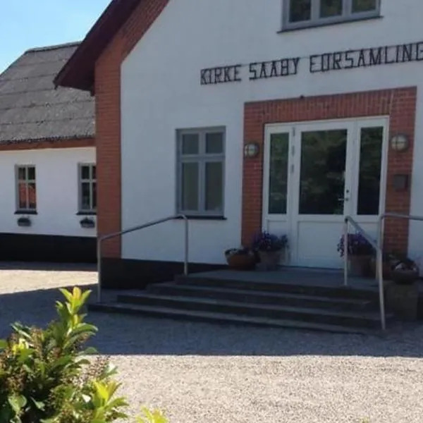 Kirke Såby Forsamlingshus，位于Kirke Såby的酒店