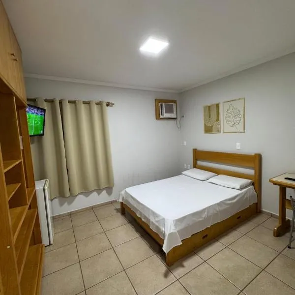 Bica Conveniência e Hotel,位于Urupês的酒店