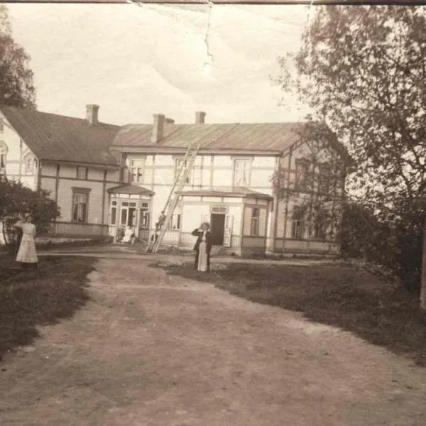 Rauhalahden Kartano，位于库奥皮奥的酒店