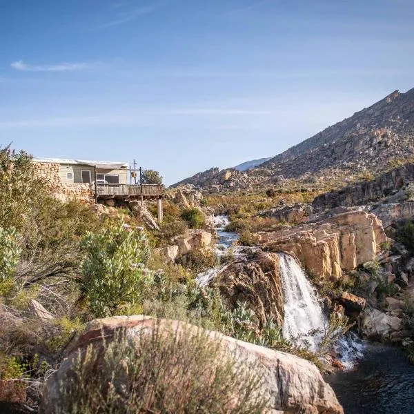 Stayatdestraadt Red Fin Cottage，位于Op-die-Berg的酒店