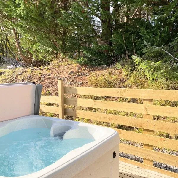 kaoglen Wild-Hot tub-Cairngorms-Pet Friendly，位于Balnald的酒店