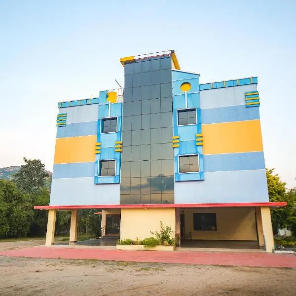 Hotel O Adhiram，位于Krishnagiri的酒店