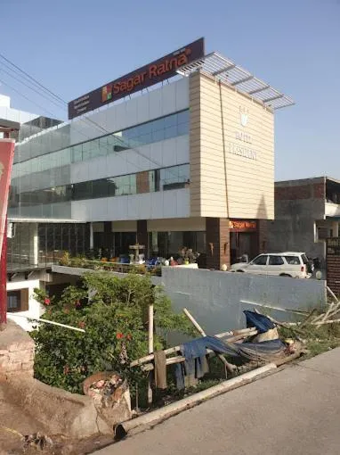 Hotel President，位于Bharwain的酒店