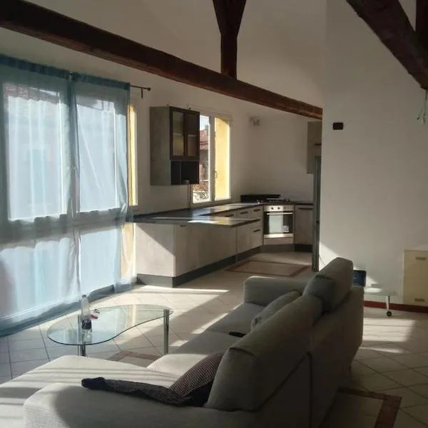 Luminoso LOFT in centro a due passi da Lugo Imola，位于Massa Lombarda的酒店