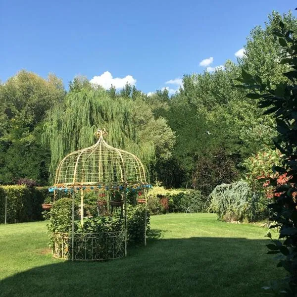 B&B La Voliera，位于苏尔莫纳的酒店
