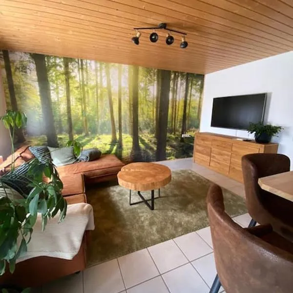 AlbPanorama Fewo mit Infrarotsauna und Gartenblick，位于Hohenstein的酒店